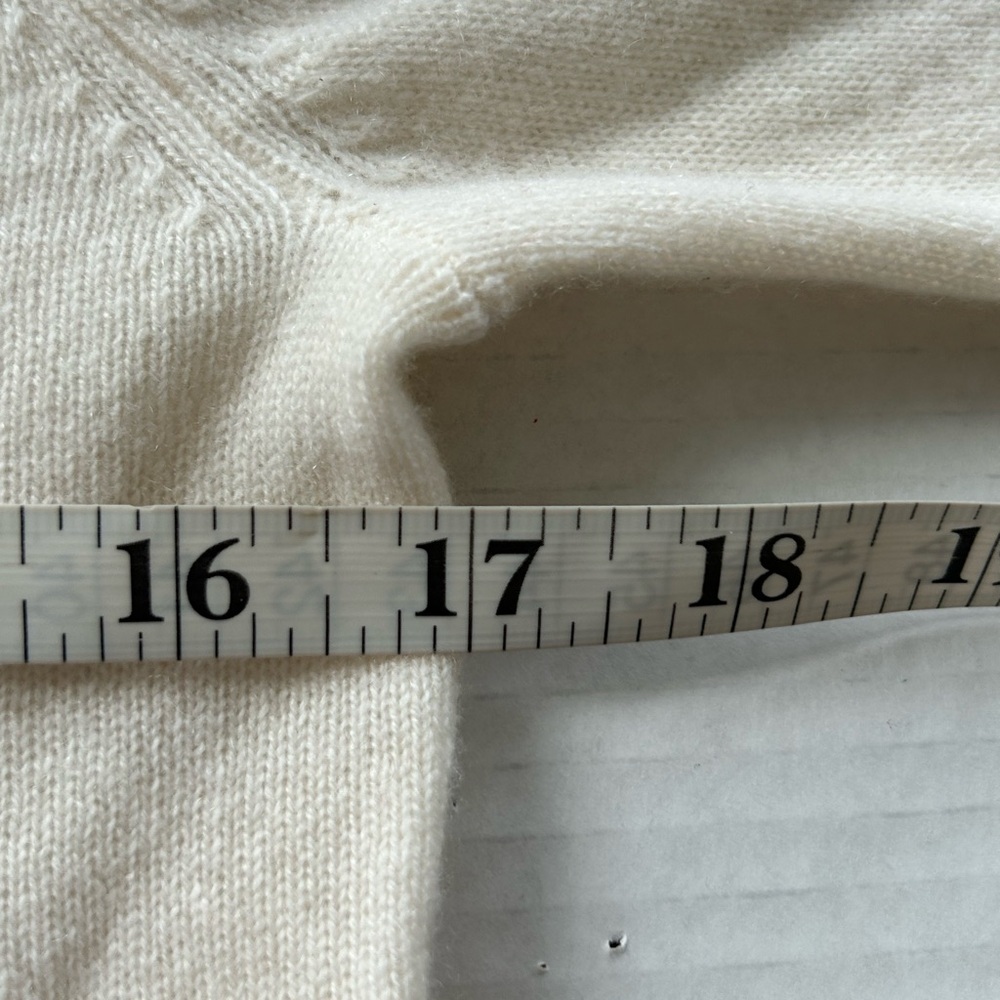 SAKS FIFTH AVENUE Ivory 100% Cashmere Tunic SM NWT as is -holes , easy to fix - Picture 9 of 13